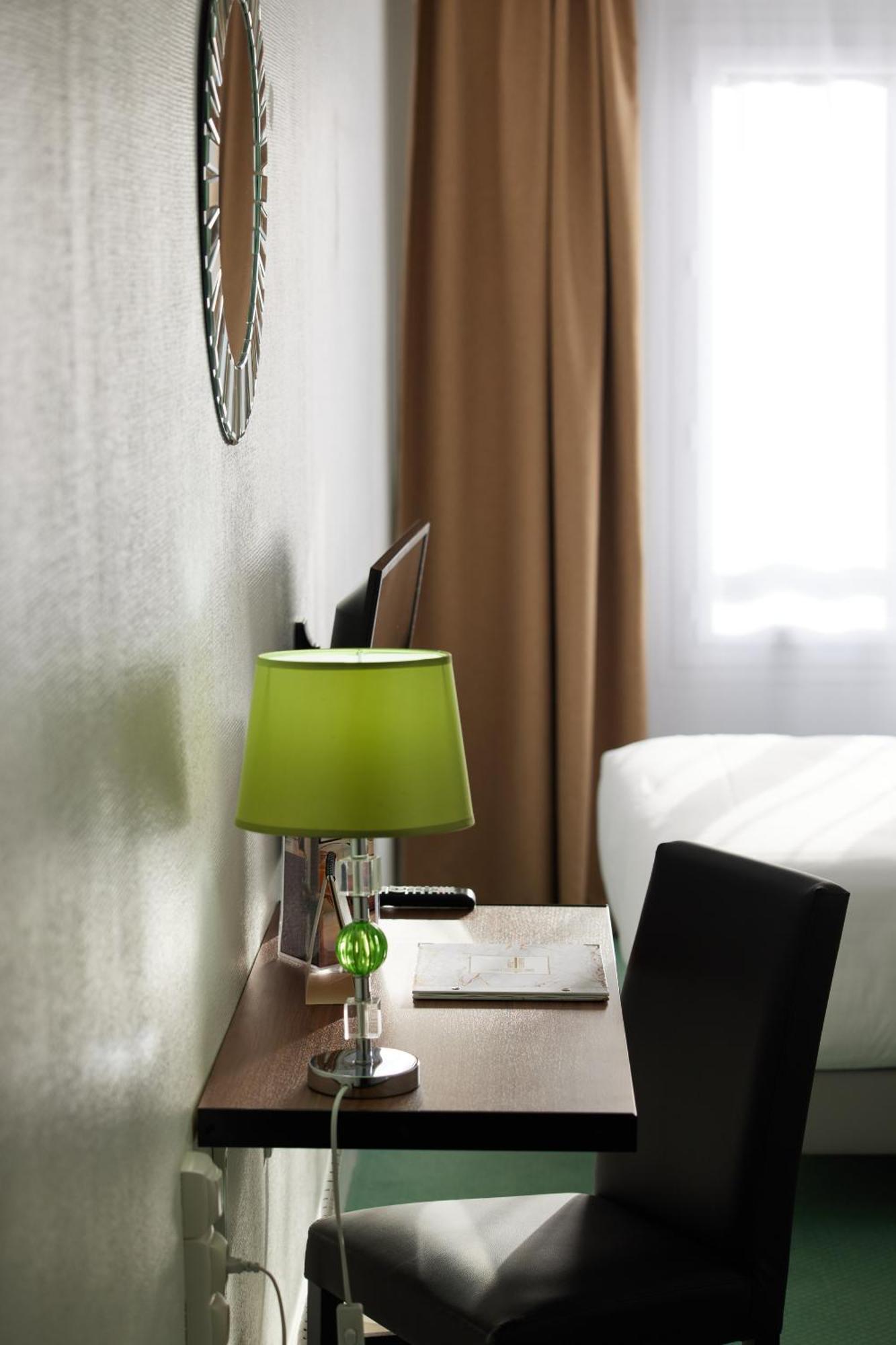 Hotel Le Beffroi Dreux Esterno foto