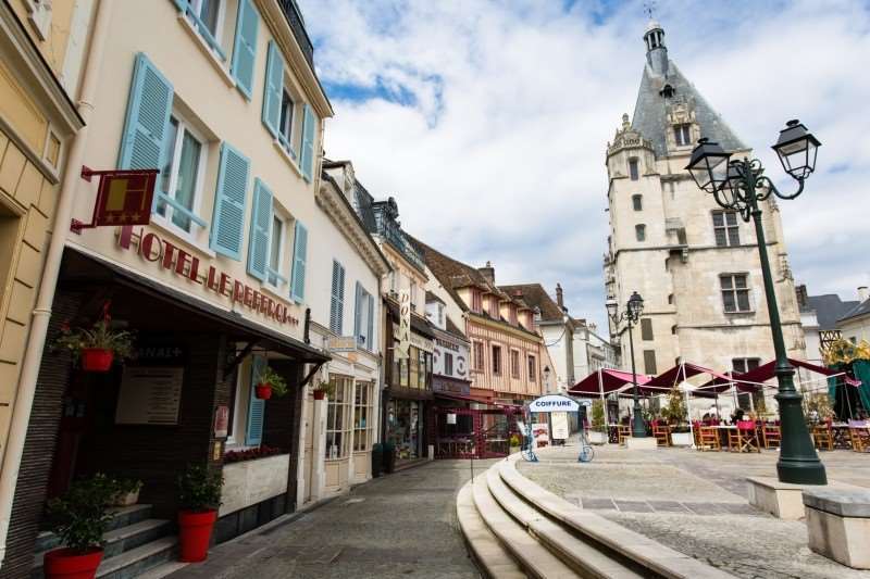 Hotel Le Beffroi Dreux Esterno foto