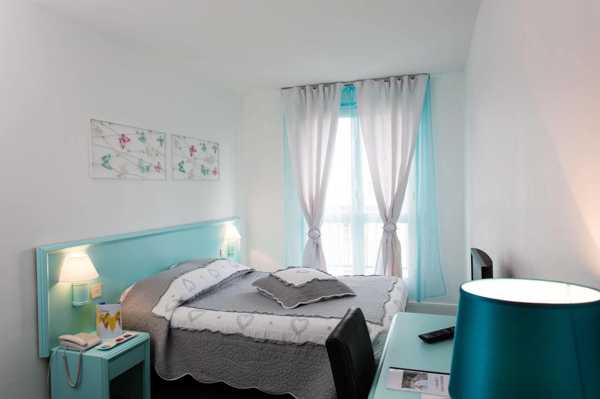 Hotel Le Beffroi Dreux Esterno foto