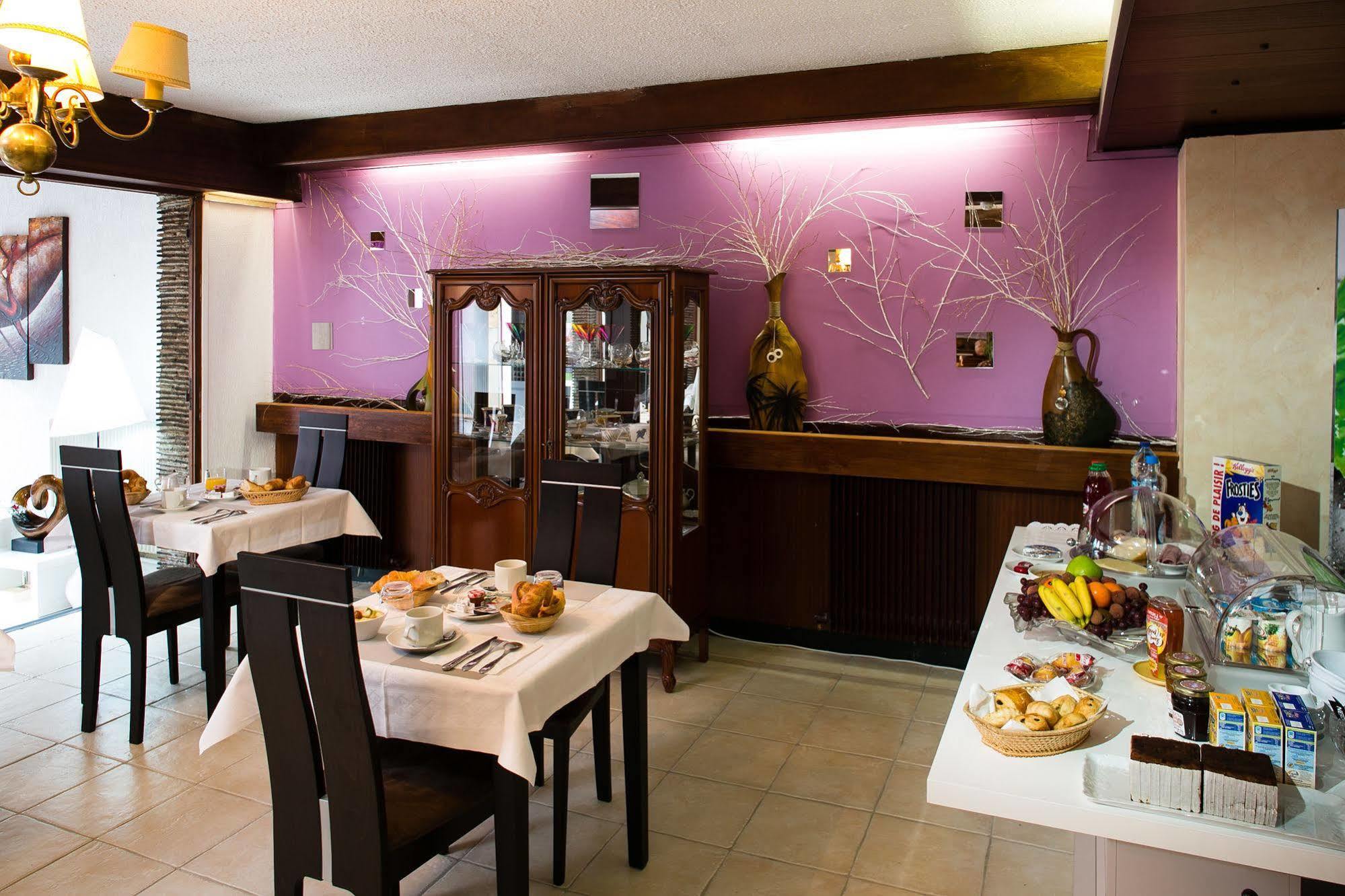 Hotel Le Beffroi Dreux Esterno foto