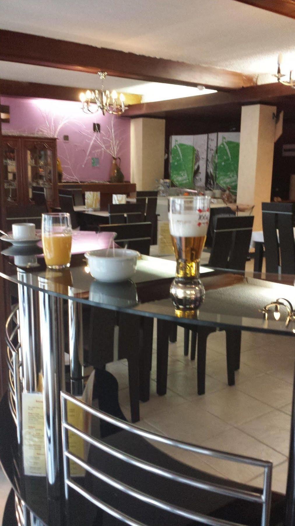 Hotel Le Beffroi Dreux Esterno foto